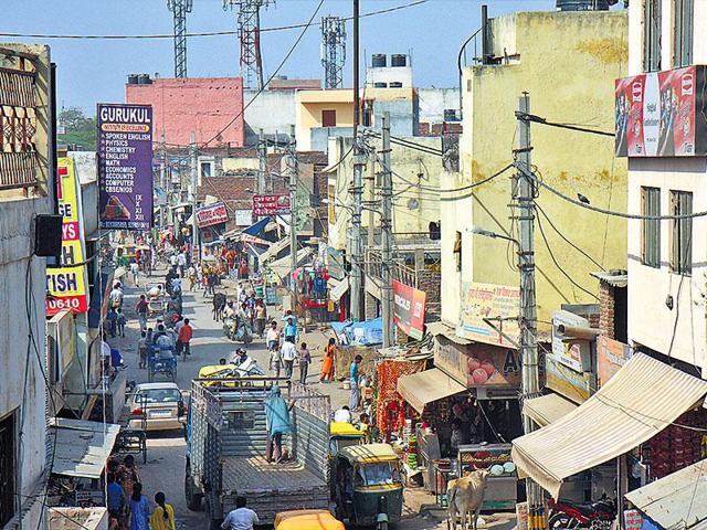 Residents of Capital’s 1,650 unauthorised colonies will have to start paying property tax from next year. (HT File Photo) Residents of Capital’s 1,650 unauthorised colonies will have to start paying property tax from next year. (HT File Photo)