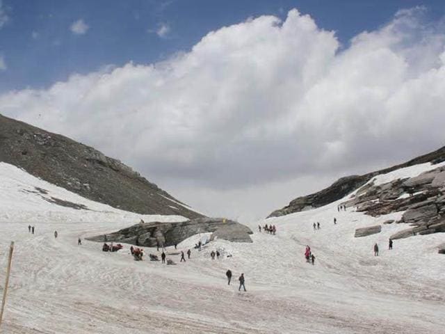 A file photo of Rohtang Pass in Himachal Pradesh. (HT Photo) A file photo of Rohtang Pass in Himachal Pradesh. (HT Photo)