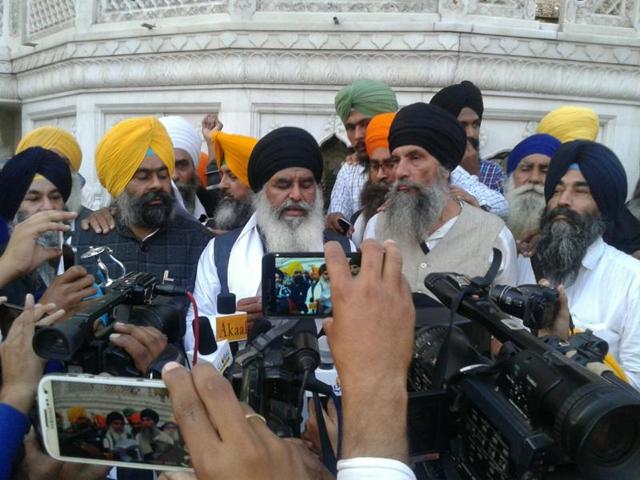 Radicals’ acting jathedar giving parallel ‘sandesh’ to Sikh community at the Akal Takht in Amritsar (Sameer Sehgal/Ht)