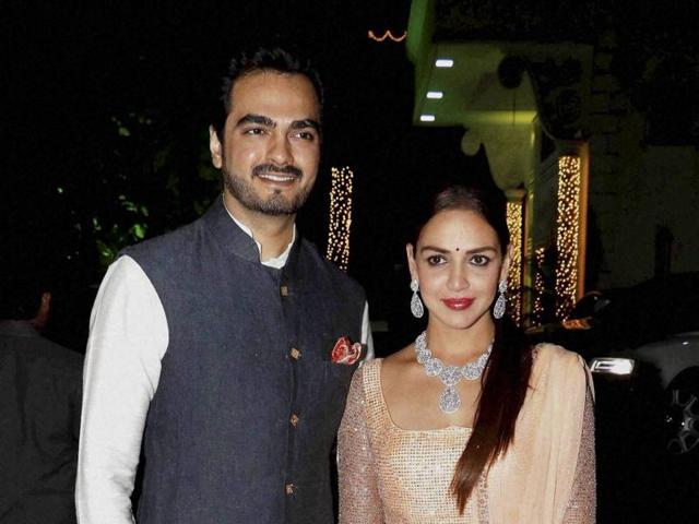 Esha Deol and Bharat Takhtani arrives to attend Diwali party of Shilpa Shetty in Mumbai, on Monday. (PTI) Esha Deol and Bharat Takhtani arrives to attend Diwali party of Shilpa Shetty in Mumbai, on Monday. (PTI)