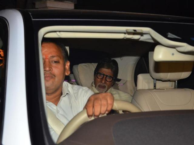 Amitabh Bachchan arrives to attend the bollywood Akshay Kumar`s Diwali party in Mumbai on Nov 9, 2015. (IANS) Amitabh Bachchan arrives to attend the bollywood Akshay Kumar`s Diwali party in Mumbai on Nov 9, 2015. (IANS)
