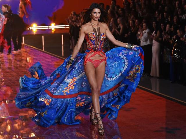 Model Kendall Jenner takes the Victoria’ Secret show by storm. (AFP)