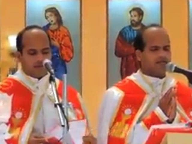 Apart from the priests, even the flower girls and page boys were twins. (Picture courtesy: Jayaraman Sridhar)