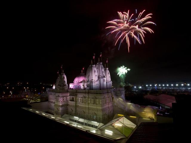 A fireworks display held near the Neasden Temple in Gibbons Park, north west London, to mark Diwali, Wednesday Nov. 11, 2015. (AP)