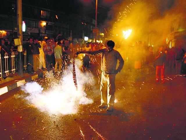 Delhi Air quality worsens on Diwali pollution levels 23 times