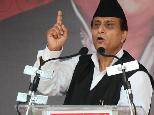 File photo of Samajwadi Party leader Mohammad Azam Khan addressing a rally in Allahabad.(Sheeraz Rizvi/ HT Photo) File photo of Samajwadi Party leader Mohammad Azam Khan addressing a rally in Allahabad.(Sheeraz Rizvi/ HT Photo)