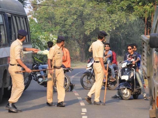 On Thursday, forest officials conducted an operation in Bhopal’s in Kaliasot and Kerwa areas to catch tiger T1. (HT photo) On Thursday, forest officials conducted an operation in Bhopal’s in Kaliasot and Kerwa areas to catch tiger T1. (HT photo)