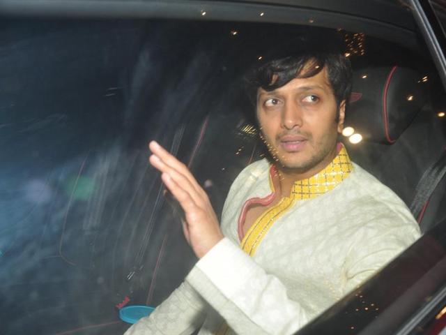 Actor Riteish Deshmukh arrives for Amitabh Bachchan`s Diwali party on Nov 11, 2015. (IANS)