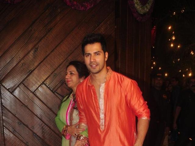 Varun Dhavan arrives to attend the Diwali party at Amitabh Bachchan`s residence on Nov 11, 2015. (IANS)