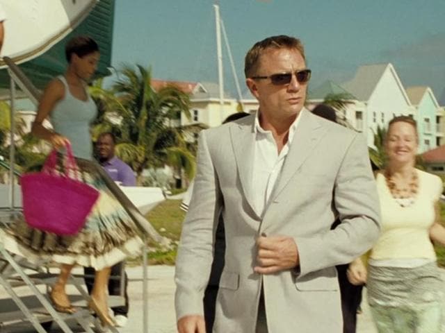 Bond in a classy linen suit in Casino Royale.