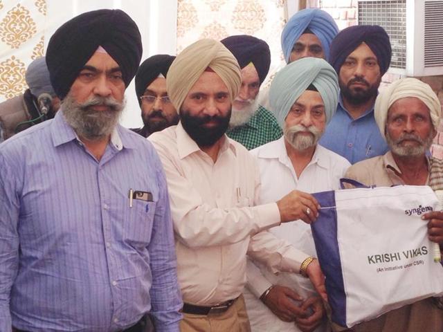 A total of 32,000 quintals of wheat seed is to be sold at subsidised rates to farmers in Amritsar district. (HT photo) A total of 32,000 quintals of wheat seed is to be sold at subsidised rates to farmers in Amritsar district. (HT photo)
