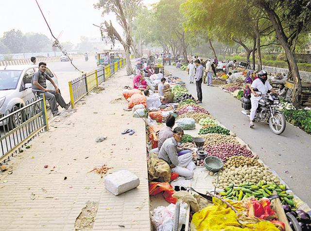 Service roads are the lifeline for local commuters as they are meant to divert traffic from the main carriageway during jams. (Burhaan Kinu/HT photo)