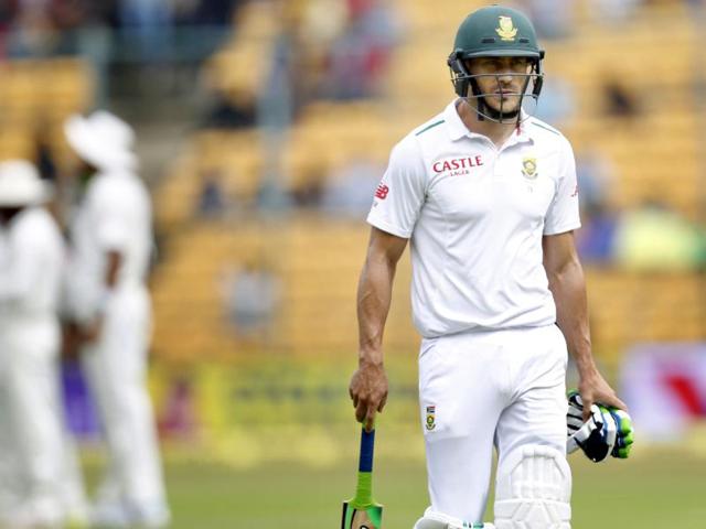 South Africa’s Faf du Plessis walks back to the pavilion after his dismissal. (Ajay Aggarwal/HT Photo)