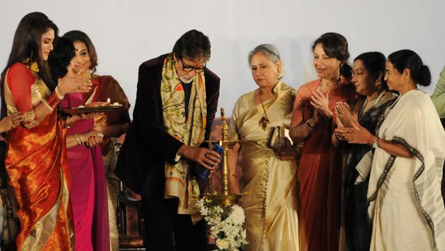 Amitabh Bachchan lights the lamp at the inauguration ceremony of the 21st Kolkata International Film Festival with Jaya Bachchan, Sharmila Tagore, Vidya Balan, Nusrat Jahan. (Subhankar Chakraborty/HT Photo)