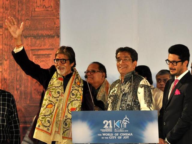 Kolkata: Actor Amitabh Bachchan with Sabyasachi Chakrabarty and Prosenjit Chatterjee during the inauguration of the 21st Kolkata International Film Festival in Kolkata onSaturday. (IANS)