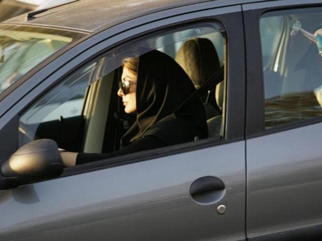 A file picture taken on April 22, 2007, shows an Iranian woman driving her car in the capital Tehran. Iranian women who fail to wear the veil when driving will have their cars impounded for a week and are likely to be fined.(AFP Photo) A file picture taken on April 22, 2007, shows an Iranian woman driving her car in the capital Tehran. Iranian women who fail to wear the veil when driving will have their cars impounded for a week and are likely to be fined.(AFP Photo)