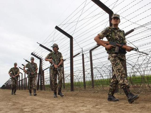 A file photo of BSF’s first female battalion soldiers patrolling along with India-Pakistan joint border fencing in Attari sector. (HT Photo) A file photo of BSF’s first female battalion soldiers patrolling along with India-Pakistan joint border fencing in Attari sector. (HT Photo)