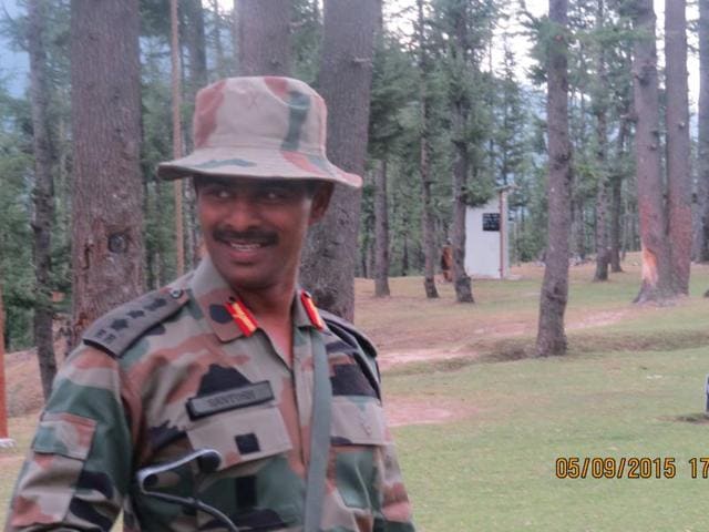 Colonel Santosh Mahadik, commanding officer of the 41 Rashtriya Rifles, was injured when a search party he was leading came under fire from militants in the dense forests of Haji Naka along the Line of Control.(Ketan Tirodkar/Facebook) Colonel Santosh Mahadik, commanding officer of the 41 Rashtriya Rifles, was injured when a search party he was leading came under fire from militants in the dense forests of Haji Naka along the Line of Control.(Ketan Tirodkar/Facebook)