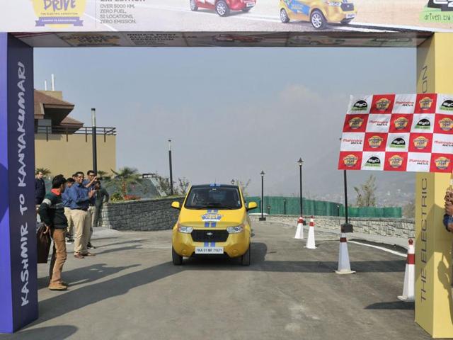 Pitched as a drive for a better tomorrow, the convoy would pass through 52 locations within the country in 30 days.It will be halted at Delhi, Mumbai, Jaipur, Pune, Hyderabad, Bengaluru. (Waseem Andrabi/HT )