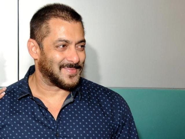 Salman Khan, Sonam Kapoor and director Sooraj Barjatya talk to reporters on Monday as they thank the audience for the love and support they have shown for their film Prem Ratan Dhan Payo in Mumbai. (PTI) Salman Khan, Sonam Kapoor and director Sooraj Barjatya talk to reporters on Monday as they thank the audience for the love and support they have shown for their film Prem Ratan Dhan Payo in Mumbai. (PTI)