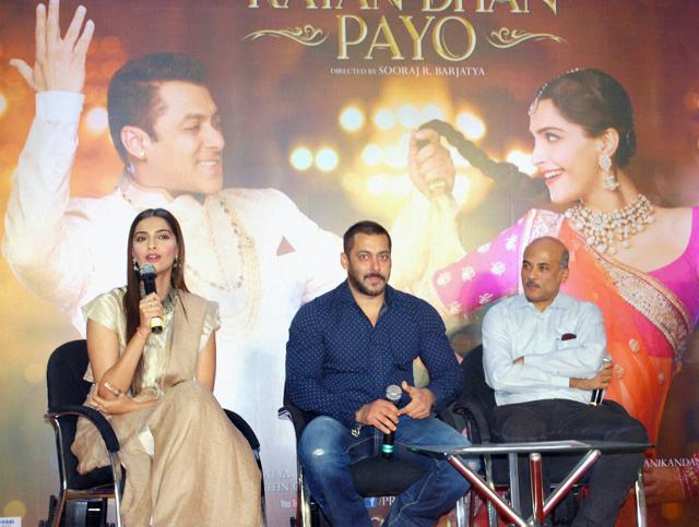 Salman Khan, Sonam Kapoor and Director Sooraj Barjatya thank the audience for the love and support they have shown for the film Prem Ratan Dhan Payo in Mumbai on Monday. (PTI)