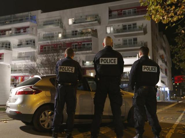 French police secure the area outside a housing complex as police conduct a door-to-door search operation in the Neudorf neighbourhood in Strasbourg, France.(Reuters Photo) French police secure the area outside a housing complex as police conduct a door-to-door search operation in the Neudorf neighbourhood in Strasbourg, France.(Reuters Photo)