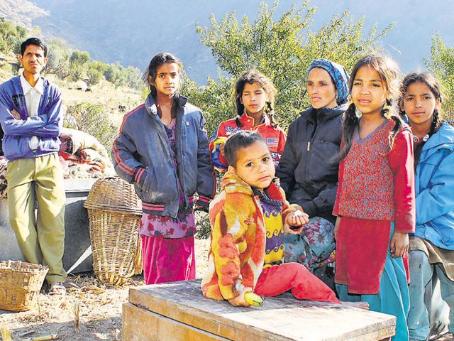 Class-6 student Tanu and Bhuvneshwari, who’s in Class 3, said in a choking voice, “The day after the fire, we tried to sift through the remains of our house to locate our books. But in vain, as everything had turned into ash.” (Aqil Khan/HT Photo) Class-6 student Tanu and Bhuvneshwari, who’s in Class 3, said in a choking voice, “The day after the fire, we tried to sift through the remains of our house to locate our books. But in vain, as everything had turned into ash.” (Aqil Khan/HT Photo)