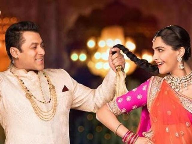 Salman Khan and Sonam Kapoor shake a leg. Salman Khan and Sonam Kapoor shake a leg.