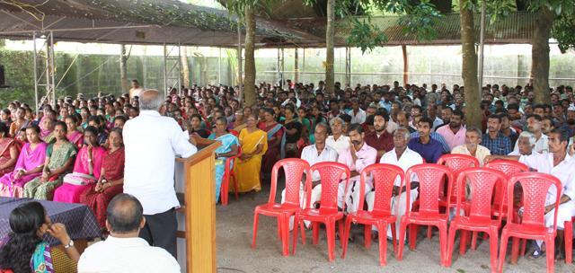 In Kerala, a state often blamed for highly politicised and troubled labourers, it is a wonder that this labour cooperative hasn’t ever seen a single day of labour unrest. (HT photo) In Kerala, a state often blamed for highly politicised and troubled labourers, it is a wonder that this labour cooperative hasn’t ever seen a single day of labour unrest. (HT photo)