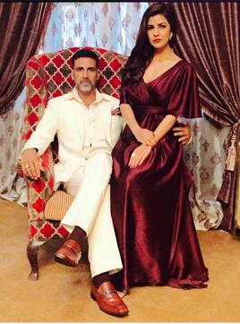 Akshay Kumar and Nimrat Kaur in the first look from Airlift sets. (TWITTER)