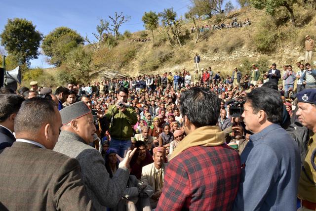 Virbhadra Singh assured villagers that necessary assistance would be provided apart from the money announced. (Aqil Khan/HT Photo)