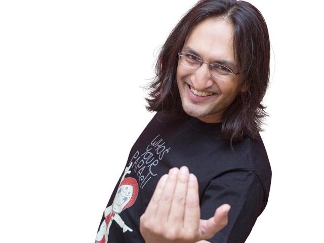 Papa CJ was among the top 10 finalists for Last Comic Standing in 2008 and is gearing up for a multi-city India tour with his show called Papa CJ: Naked in January 2016 Papa CJ was among the top 10 finalists for Last Comic Standing in 2008 and is gearing up for a multi-city India tour with his show called Papa CJ: Naked in January 2016
