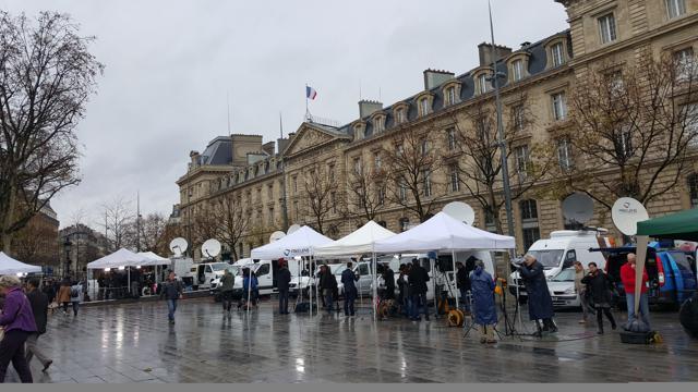 Heavy media presence at Place de la Republique in Paris. (Prasun Sonwalkar/HT Photo) Heavy media presence at Place de la Republique in Paris. (Prasun Sonwalkar/HT Photo)
