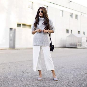 Turtlenecks are awesome, more so if they are oversized. (Instagram/Fashionlandscape)
