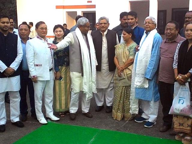RJD chief Lalu Prasad, his wife Rabri Devi, son and Raghopur MLA Tejashwi, CPI(M) general secretary Sitaram Yechury and other guests during a tea party hosted by Bihar chief minister Nitish Kumar. (Photo courtesy: CM House)