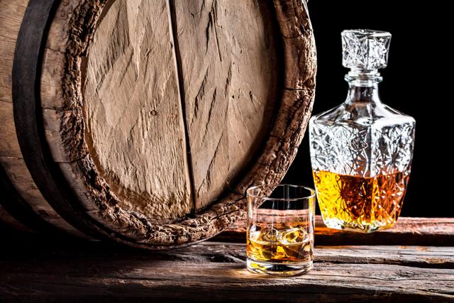 It’s almost night, here’s the perfect way to enjoy whiskey - Hindustan ...