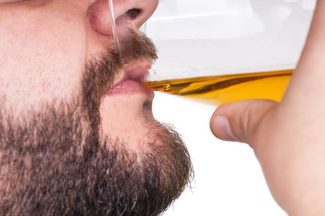 Upon swallowing, there will be an alcoholic burn in the throat. (Shutterstock) Upon swallowing, there will be an alcoholic burn in the throat. (Shutterstock)