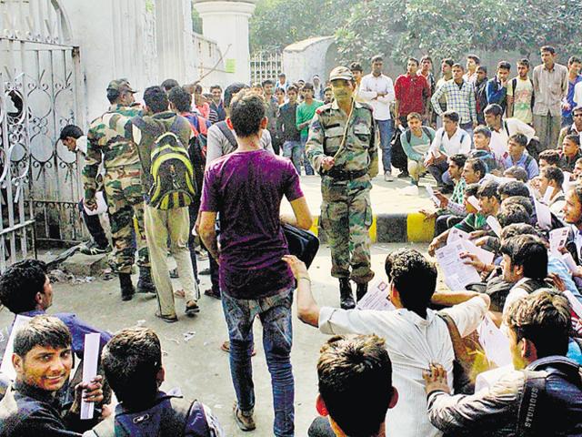 The police arrested 27 people for damaging one of its vans and injuring some of the personnel at Tau Devi Lal Stadium in Sector 38 on Thursday. The candidates were later released on bail. (Parveen Kumar/HT Photo) The police arrested 27 people for damaging one of its vans and injuring some of the personnel at Tau Devi Lal Stadium in Sector 38 on Thursday. The candidates were later released on bail. (Parveen Kumar/HT Photo)