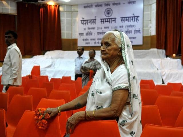 A pensioner at a felicitation ceremony.(Sunil Ghosh/ HT File Photo)