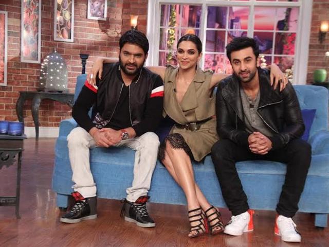 Kapil Sharma is happy to share the couch with Deepika. (COLORS) 