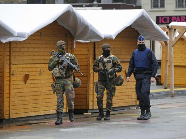The UN Security Council has urged its members to ramp up their fight against Islamic State jihadists after the Paris attacks, as Europe said it would tighten border checks and Brussels issued its highest terror alert. (AFP Photo) The UN Security Council has urged its members to ramp up their fight against Islamic State jihadists after the Paris attacks, as Europe said it would tighten border checks and Brussels issued its highest terror alert. (AFP Photo)