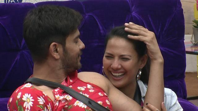 Keith and Rochelle inside the Bigg Boss 9 house. (COLORS)