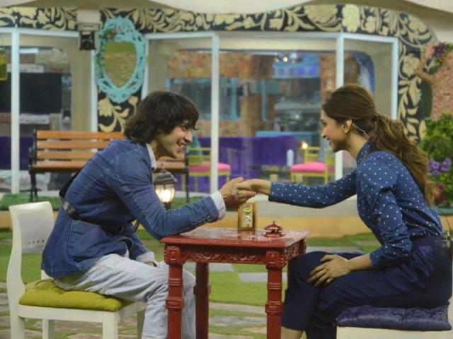 Rishabh won the task of wooing Deepika Padukone on her trip to the house of Bigg Boss 9 and got a date with the Bollywood actor as the reward. (COLORS)