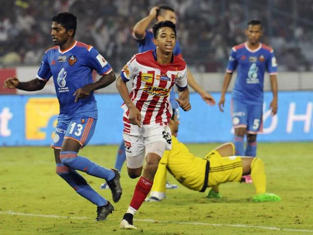 ISL Doutie scores brace as Kolkata thrash Goa 4 0 to top table