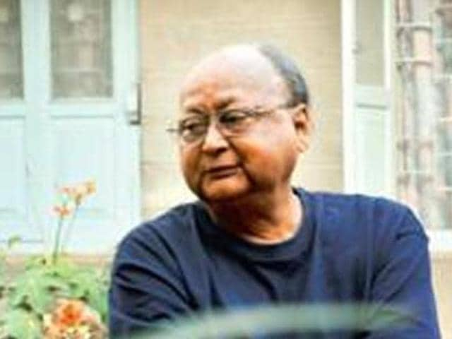 Returning his Padma Shri, Jayanta Mahapatra joins the list of Padma awardees returning their awards in protest against the ‘growing intolerance’ in India. Punjabi writer Dalip Kaur Tiwana, Kannada writer Devanuru Mahadeva and scientist PM Bhargava have also returned their Padma awards.(PTI)