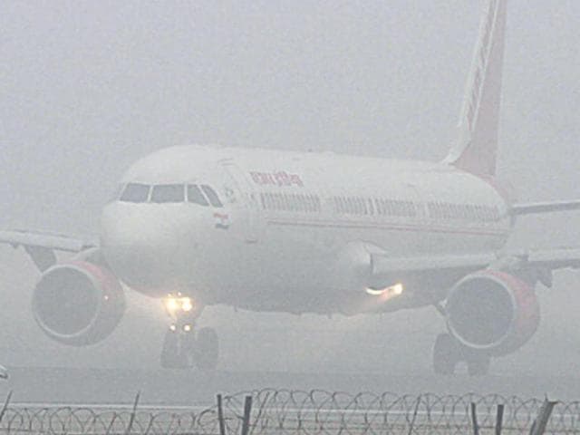 Every winter, fog in the national capital Delhi brings chaos for the flyers. (HT File Photo) Every winter, fog in the national capital Delhi brings chaos for the flyers. (HT File Photo)