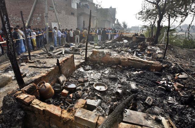 The incident took place at around 3am but the cause of the fire has not been ascertained yet. (Arun Sharma/ HT Photo)