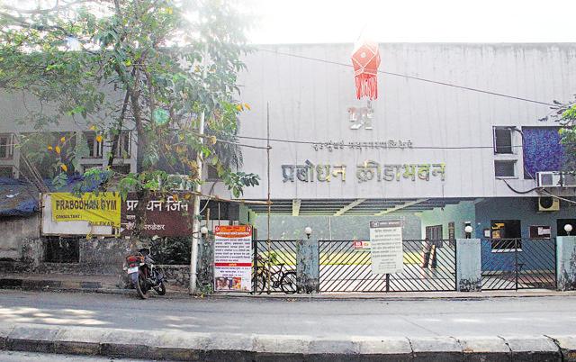 Shiv Sena’s Subhash Desai, who is also a minister, is the trustee of Prabodhan Kridabhavan, Goregaon. (Pramod Thakur / HT photo)