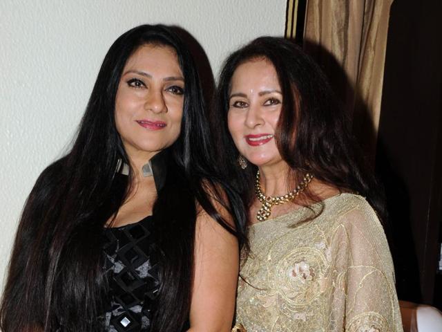 Bollywood actors Aarti Nath and Poonam Dhillon at an event in Mumbai on November 23, 2015. (AFP)