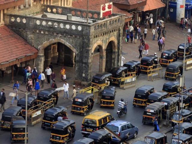 Unruly autorickshaw drivers are what distinguish Bandra station from the rest of the stations in the city.(File photo)